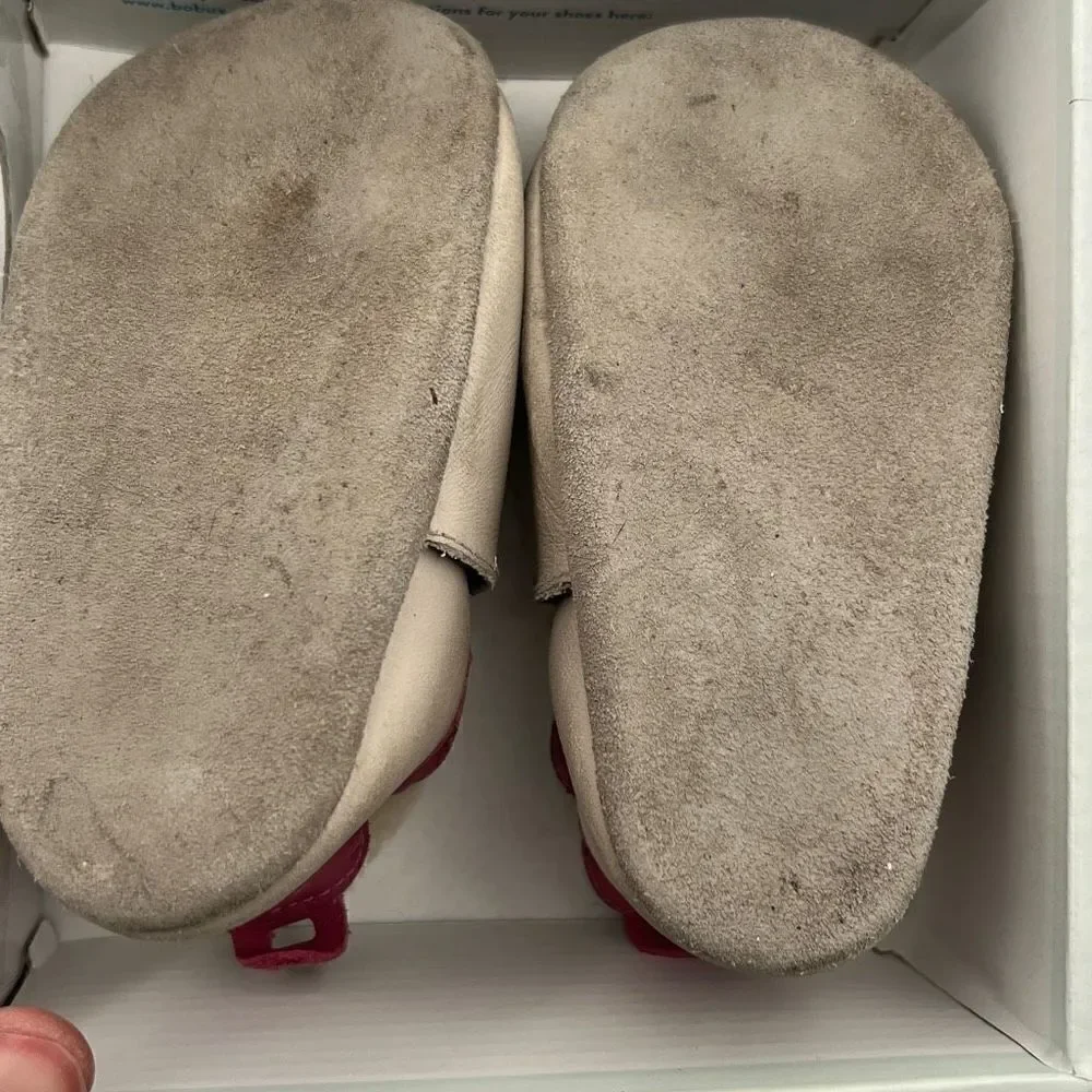 BOBUX Soft Sole Genuine Leather Baby Shoe Newborn Pre-walker 15-21 Mo Milk Owl